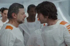 Andor, Andy Serkis e Diego Luna in una scena del nono episodio della serie