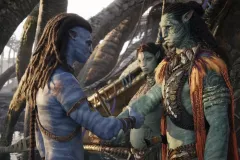 Avatar - La via dell'acqua, Sam Worthington, Kate Winslet e Cliff Curtis in una scena del film