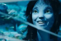 Avatar - La via dell'acqua, Sigourney Weaver in una scena del film
