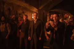 Babylon, Rory Scovel, Diego Calva, Ethan Suplee, Tobey Maguire in una scena del film di Damien Chazelle