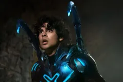 Blue Beetle, Xolo Maridueña in una scena del film