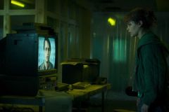 Choose or Die, Iola Evans in una scena del film di Toby Meakins