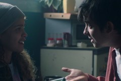 Choose or Die, Iola Evans e Asa Butterfeld in una sequenza del film di Toby Meakins