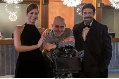 Corro da te, Pierfrancesco Favino e Miriam Leone col regista Riccardo Milani in un'immagine promozionale del film