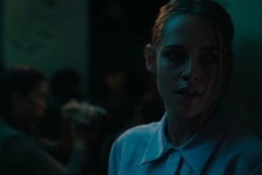 Crimes of the Future, Kristen Stewart in un'imnmagine del film di David Cronenberg