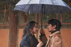 Decision to leave, Tang Wei e Park Hae-II in una sequenza del film di Park Chan-wook