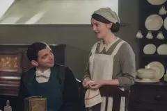 Downton Abbey II - Una nuova era, Sophie McShera e Michael Fox in una scena del film