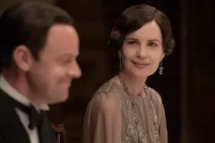 Downton Abbey II - Una nuova era, Elizabeth McGovern e Harry Hadden-Paton in una scena del film