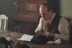 Downton Abbey II - Una nuova era, Kevin Doyle in una scena del film