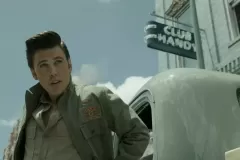 Elvis, Austin Butler in una scena del film