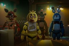 Five Nights at Freddy's, le creature protagoniste in una sequenza del film
