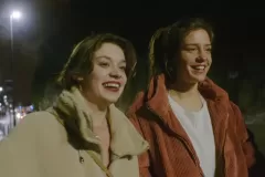 Generazione Low Cost, Adèle Exarchopoulos e Mara Taquin in una scena del film