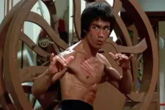 I tre dell'Operazione Drago, Bruce Lee in una scena del film