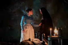Il prodigio, Florence Pugh in una sequenza del film di Sebastián Lelio