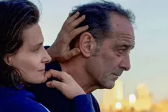 Incroci sentimentali, Juliette Binoche e Vincent Lindon in una foto del film di Claire Denis