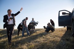 Interstellar, il regista Christopher Nolan sul set con Christopher Nolan, Matthew McConaughey, Mackenzie Foy e Timothée Chalamet