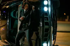 John Wick 4, Keanu Reeves in una tesa sequenza del film di Chad Stahelski