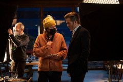 La cena delle spie, Chris Pine col regista Janus Metz sul set del film