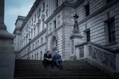 L'arma dell'inganno - Operazione Mincemeat, Colin Firth e Matthew Macfadyen in una scena del film