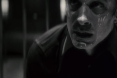 Licantropus, Gael García Bernal in una inquietante sequenza del film