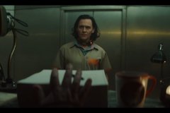 Loki 1x01 - Gloriosi propositi (2021) Waldron - Recensione | Asbury Movies