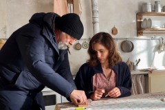 Lubo, Il regista Giorgio Diritti con Valentina Bellè sul set del film