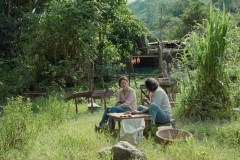Memoria, Tilda Swinton e Elkin Diaz in una scena del film di Apichatpong Weerasethakul
