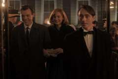 My Policeman, Harry Styles, David Dawson ed Emma Corrin in una scena del film di Michael Grandage