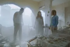 Nezouh - Il buco nel cielo, Soudade Kaadan e Hala Zein in un momento del film