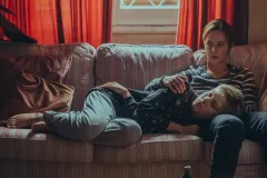 Noi anni luce, Carolina Sala e Caterina Guzzanti in una sequenza del film