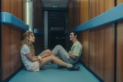 Noi anni luce, Rocco Fasano e Carolina Sala in una sequenza del film
