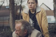 Normale, Benoît Poelvoorde e Justine Lacroix in un'immagine del film