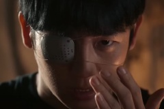 Occhio per occhio, Jung Hae-in un primo piano nella serie di Takashi Miike