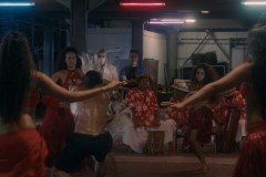 Pacification, una sequenza danzante del film di Albert Serra