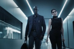 Resident Evil, Paola Núñez e Lance Reddick in una scena della serie Netflix