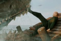 Shark 2 - L'abisso, Jason Statham in un'immagine del trailer del film