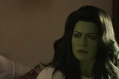 She-Hulk, la protagonista Tatiana Maslany in un momento della serie Disney+