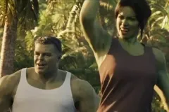She-Hulk, una scena con Mark Ruffalo e Tatiana Masley, rispettivamente Hulk e She-Hulk, nella serie Disney+