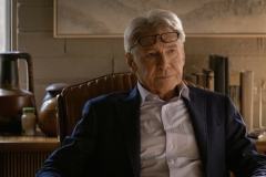 Shrinking, Harrison Ford in un momento della serie Apple TV+