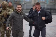 Superpower, Volodymyr Zelenskyy e Sean Penn in una sequenza del documentario