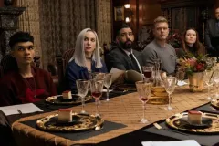 The Fall of the House of Usher, una cena di famiglia nella serie Netflix