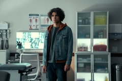 The Imperfects, Iñaki Godoy in una sequenza della serie Netflix