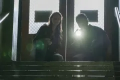 The Last of Us, Pedro Pascal e Anna Torv in una scena della serie