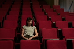 The Recruit, Laura Haddock in una scena della serie Netflix