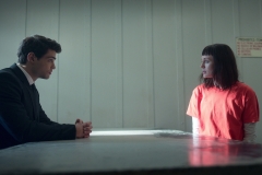 The Recruit, Noah Centineo e Laura Haddock in una sequenza della serie Netflix