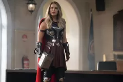 Thor: Love and Thunder, Natalie Portman in una scena del film