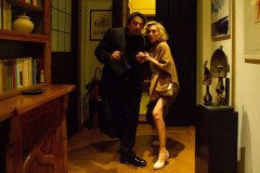 Una commedia pericolosa, Enrico Brignano e Gabriella Pession in una foto del film