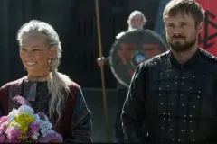 Vikings Valhalla, Bradley James in una scena della seconda stagione della serie Netflix
