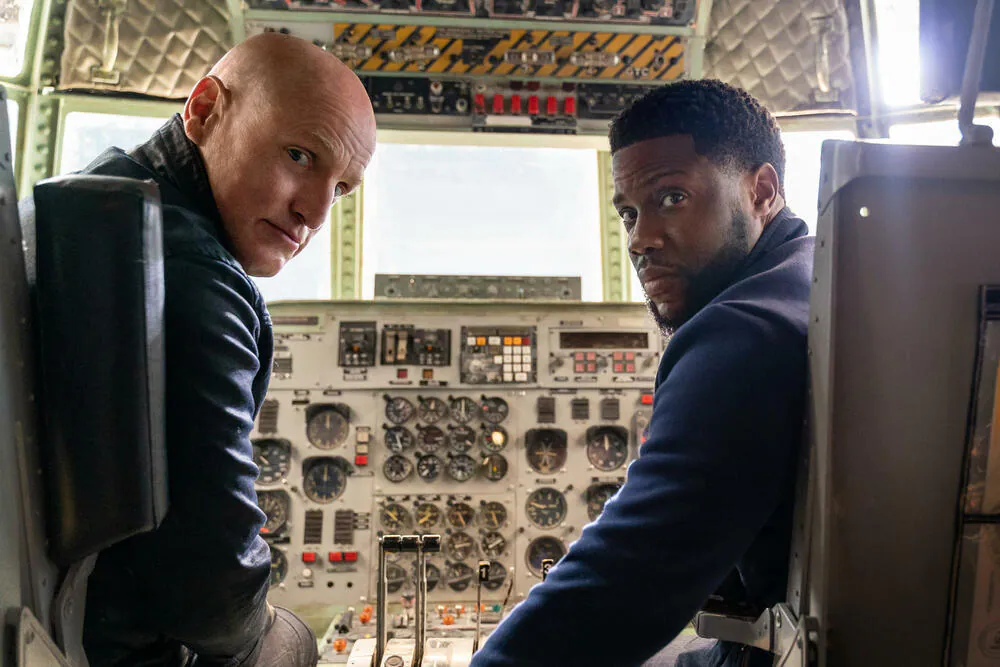 The Man from Toronto, Woody Harrelson e Kevin Hart in una scena