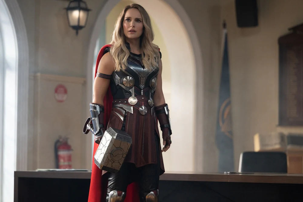 Thor: Love and Thunder, Natalie Portman in una scena